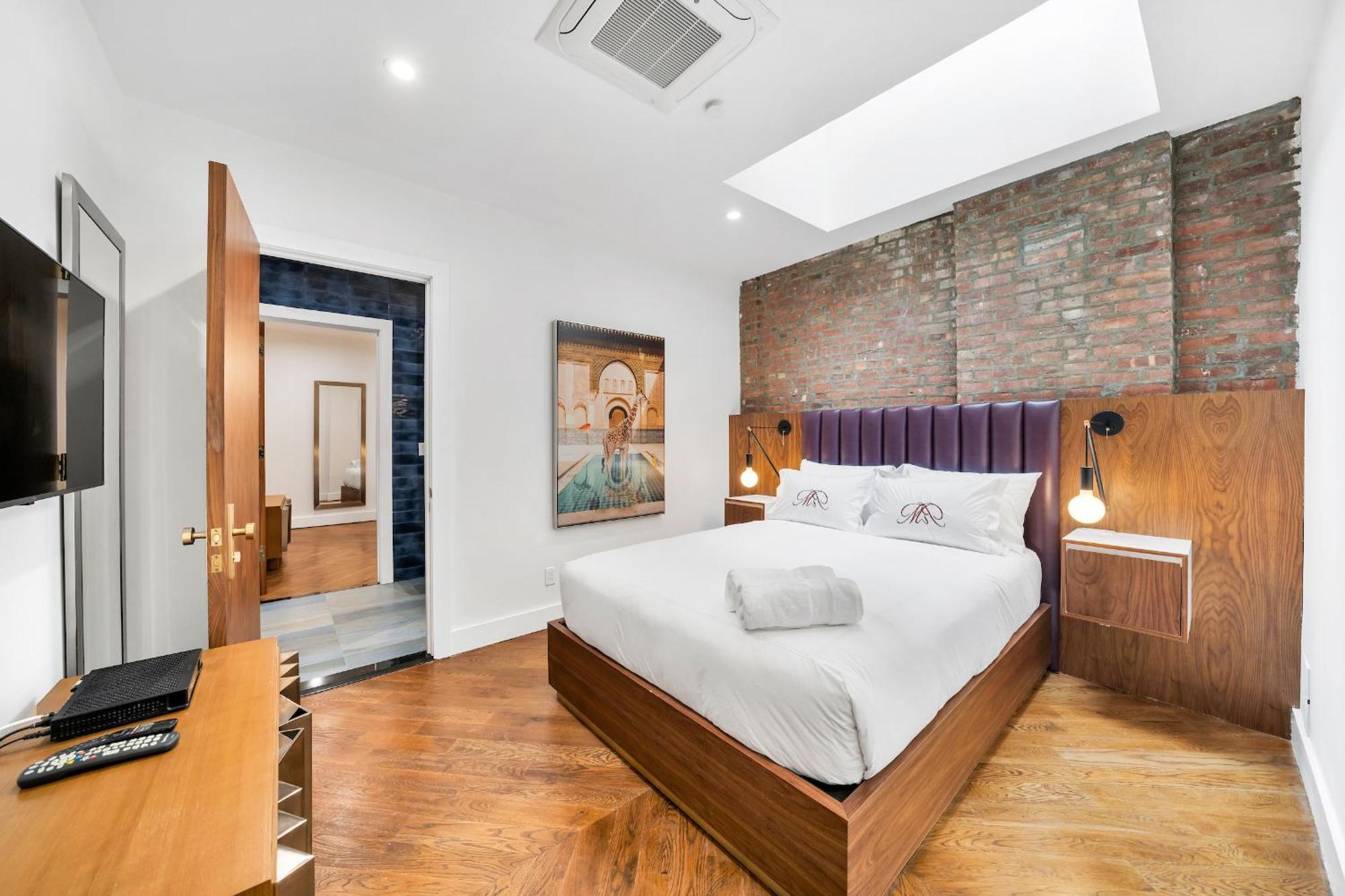 Holiday home Landmarked Nyc Townhome - Sleeps 10 -group-friendly New York