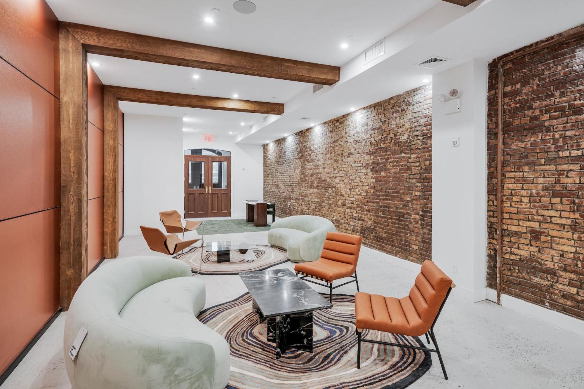Landmarked Nyc Townhome - Sleeps 10 -group-friendly Holiday home *